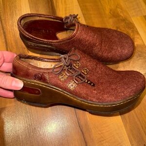 Born leather & wool red slip‎ on clogs size 8/39 boho classic leather casual